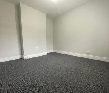 33 Ballinderry Road, Lisburn, BT28 2QS - Photo 3