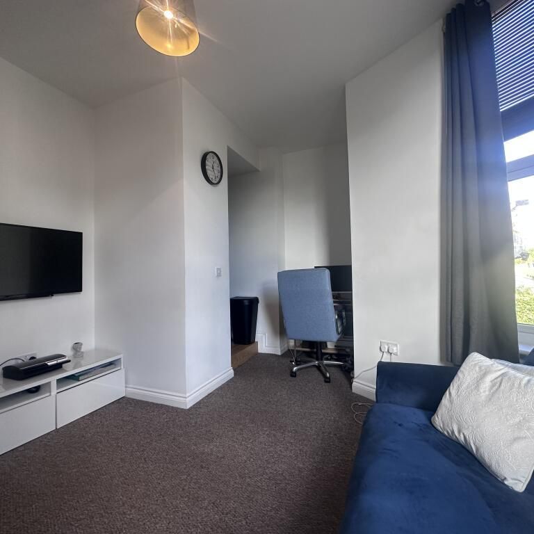 Studio to rent - Photo 1