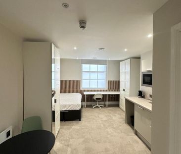 Studio to rent - Photo 2