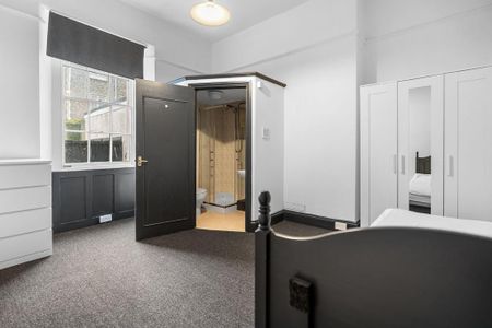 1 bedroom in a house share to rent - Photo 3