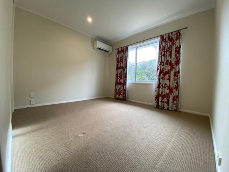 HOWICK, 2 BEDROOMS - Photo 2
