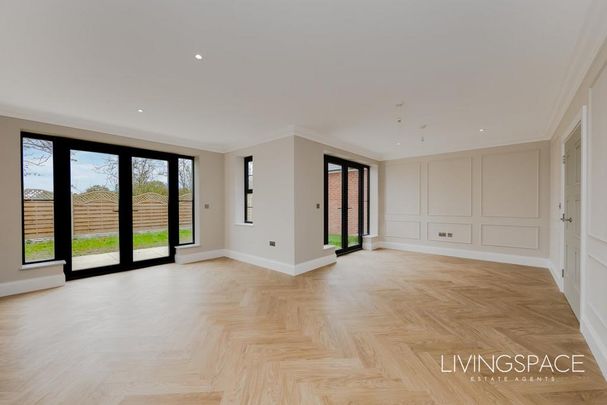 4 bedroom detached house to rent - Photo 1