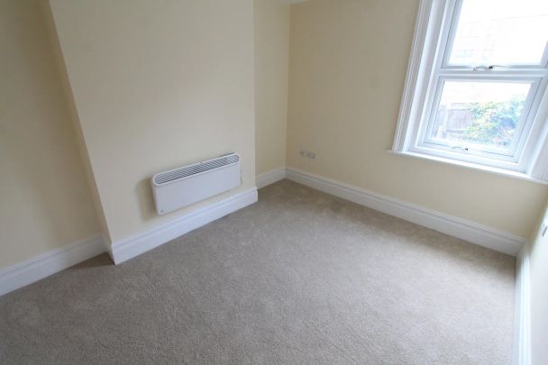 2 bed flat to rent in Verulam Place, Bournemouth, BH1 - Photo 1