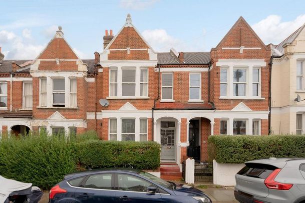 3 bedroom flat to rent - Photo 1