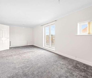 Bowling Court, Wakefield, WF2 - Photo 2