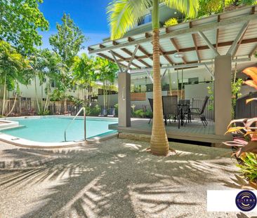 Townhouse in the Sky – Top-Floor Living - Photo 2