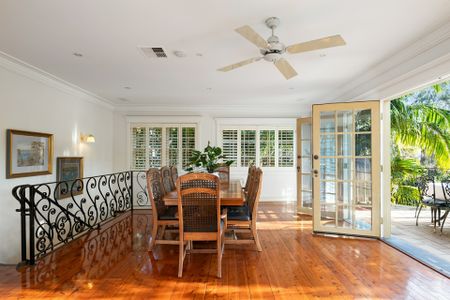 TIMELESS COASTAL ELEGANCE - PRIVATE PALM BEACH SANCTUARY - Photo 3