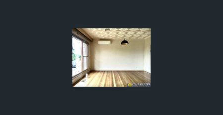 Spacious house with 2000m2 beautiful yard - Photo 2