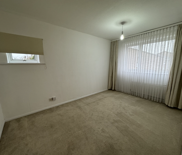 3 bedroom end of terrace house to rent - Photo 3