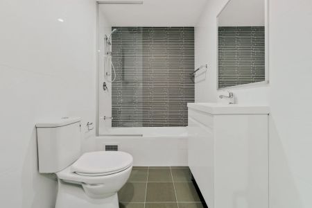 2Bedrooms, 2Bathrooms - Photo 3