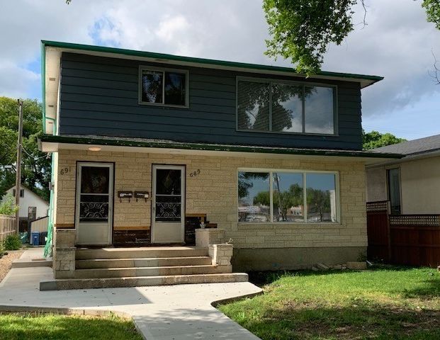 Crescentwood Area Duplex for Rent | 691 Lorette Avenue, Winnipeg - Photo 1