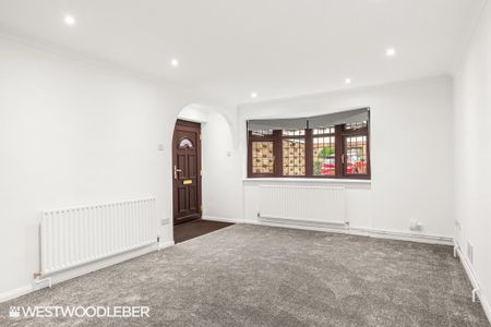 3 bedroom semi-detached house to rent - Photo 2