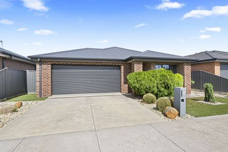 8 Yates St, Lucas VIC 3350 - Photo 5