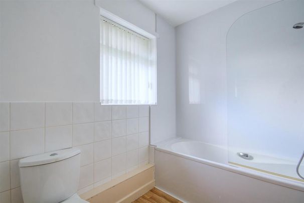 2 bedroom semi-detached bungalow to rent - Photo 1