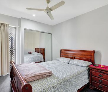 CUL-DE-SAC, FAMILY-SIZED CHARM - WELCOME TO YOUR NEW HOME AT 4 ISLA... - Photo 3