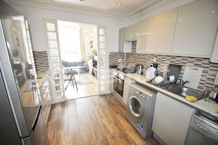 2 bedroom apartment to rent - Photo 4