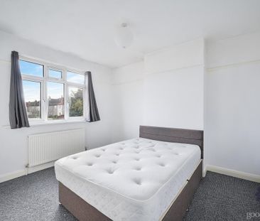 3 bedroom terraced house to rent - Photo 5