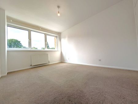 3 Bed Maisonette, Pinelands Close, SE3 - Photo 4