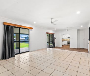 Family home with large yard - Photo 1