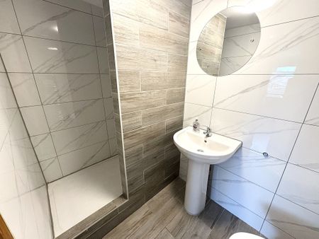 Laisteridge Lane, Bradford - Photo 5