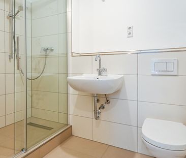 Helle 2-Zimmer-Wohnung mit Westbalkon und Einbauküche in ruhiger La... - Photo 3