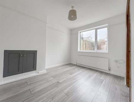 Little Common Road, Bexhill, TN39 4SB - Photo 2