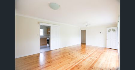 Tidy 3 Bedroom Home - Photo 2