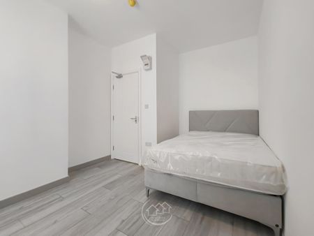 6 bedroom house of multiple occupation to rent - Photo 3