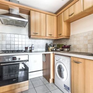 Aveley House, Reading Aveley House, Reading - Photo 3