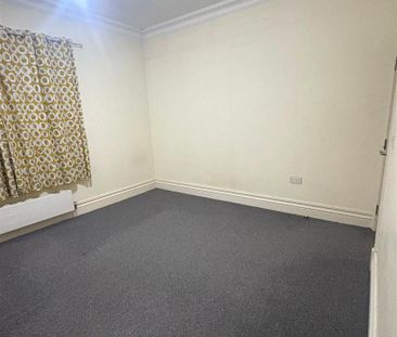 2 Bedroom Flat / Apartment to let - Photo 1