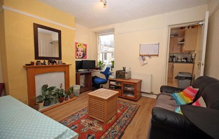 3 bedroom terraced house to rent - Photo 2