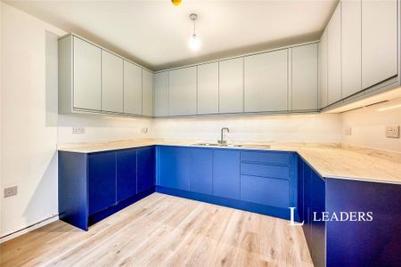 1 bedroom in a house share to rent - Photo 5