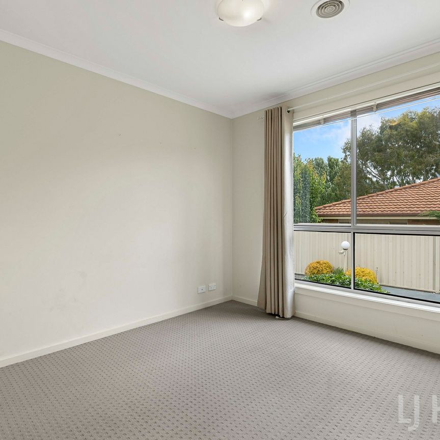 Fantastic 2 Bedroom Townhouse - Photo 1