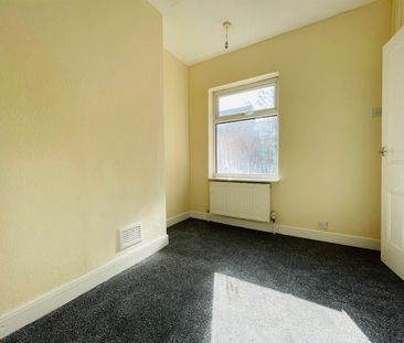 2 Bed House - Photo 4