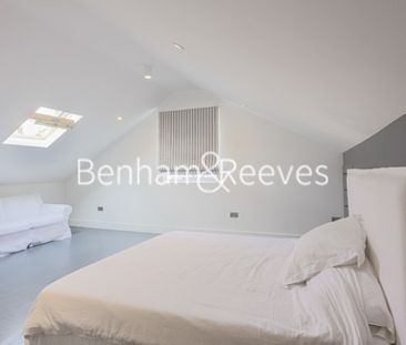 4 Bedroom house to rent in Albert Mews, Kensington, W8 - Photo 1