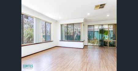 Spacious Family Home! - Photo 4