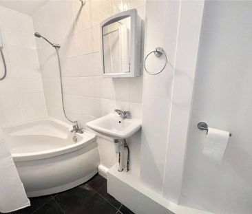 4 bedroom terraced house to rent - Photo 5