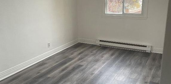 Montreal , 4 1/2 , pres metro Beaugrand - Photo 2