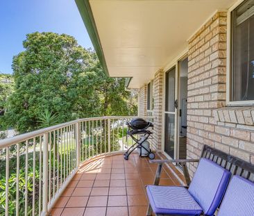 Beachside Bliss: Fully Renovated 2-Bed, 2-Bathroom apartment - Photo 2