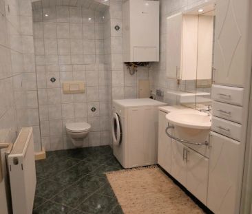 Provisionsfrei: Renovierter 62m² Altbau mit 3 Zimmern und Einbauküc... - Photo 6
