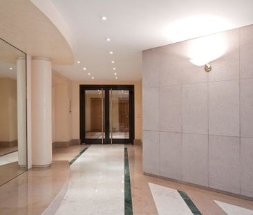 Appartement à louer avenue Marcel Proust, Paris 16ème - Photo 1