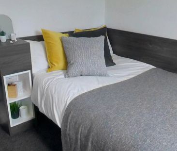 Extra Large Highest Double Ensuite - Photo 3