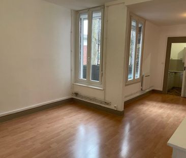 GRAND TYPE 2 REMICOURT PROCHE CHAMPS ELYSEES - Photo 3