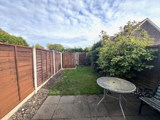 Church Road, North Ferriby - Photo 1