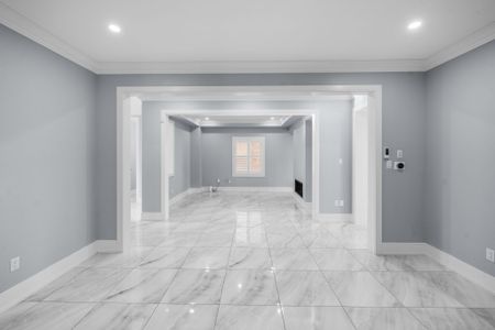 For Lease - 35 Tyndall Drive, Bradford West Gwillimbury, Ontario - Photo 2