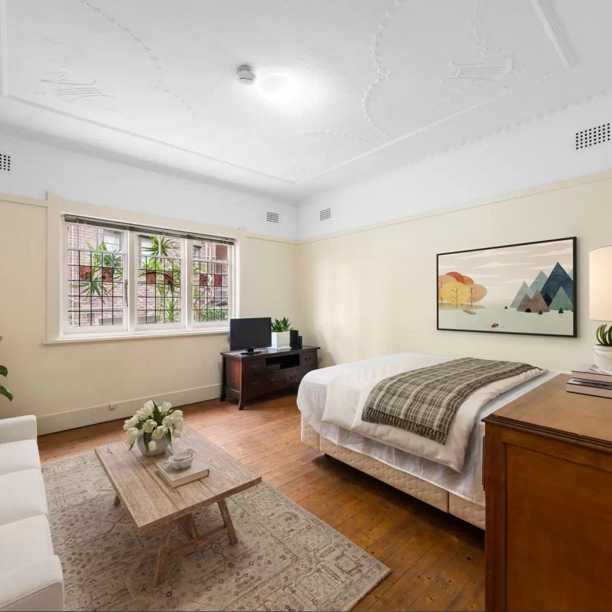 Cozy Studio Apartment in a Central Position - Photo 1