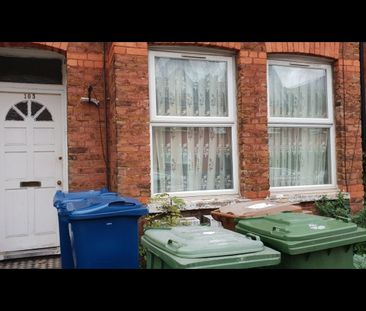 2 Bed Maisonette, Rosslyn Crescent, HA1 - Photo 2