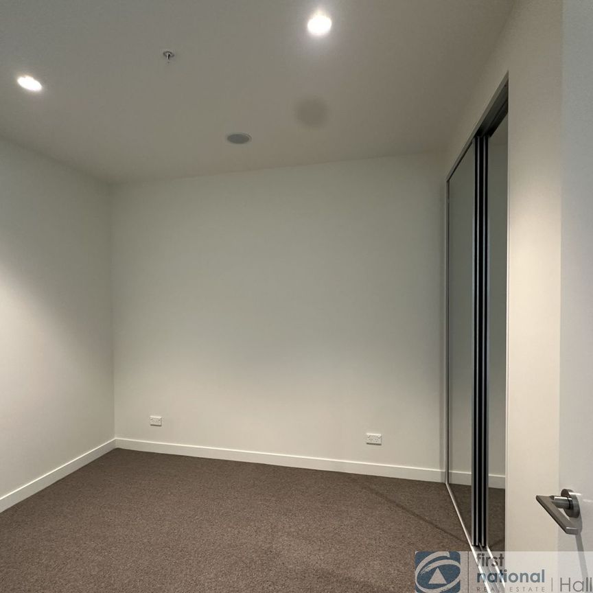 Welcome to THE LONSDALE - Photo 1