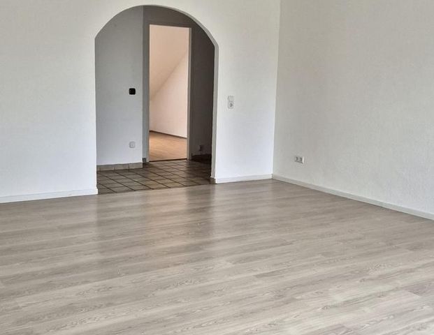 Charmante 3 Zimmer Dachgeschosswohnung zu vermieten - Photo 1