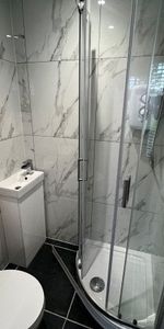 Horley 0 bedroom house share to rent - Photo 4